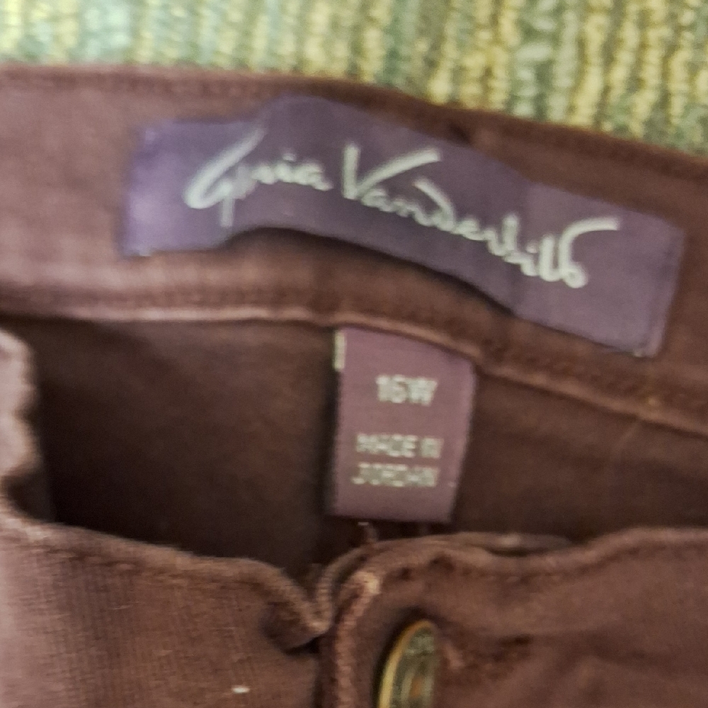 Gloria Vanderbilt Women's Straight Leg Jeans in Rich Brown - Picture 3 of 10